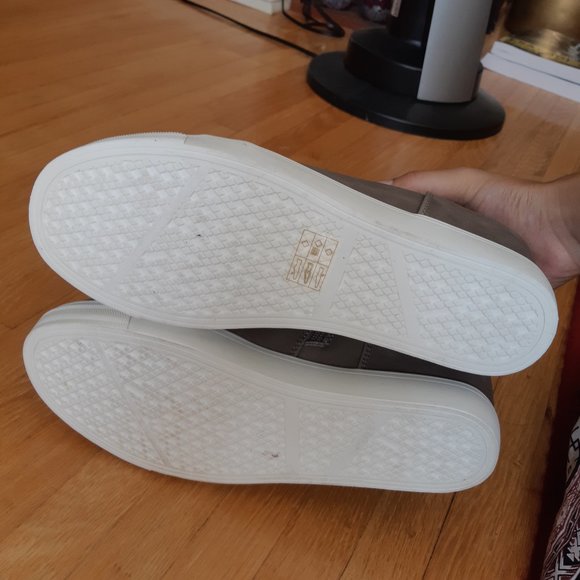 NWOT - Unworn Beige Shoes - Picture 9 of 9